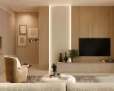 Soggiorno moderno con divano, poltrona e mobili minimalisti. Ottime arredare casa idee per uno spazio accogliente e di design.