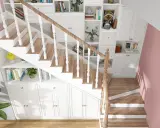 Soluzione creativa per arredare sottoscala a vista: librerie bianche e contenitori su misura sfruttano ogni centimetro, integrandosi con la scala in legno.