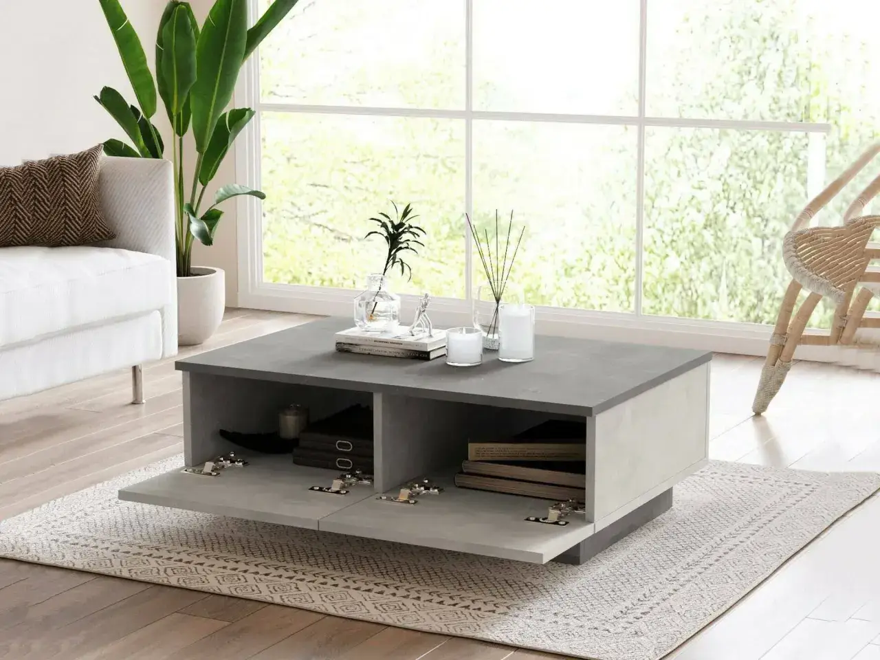 Elegante tavolino design con vani contenitori a giorno e ante a ribalta, perfetto per un salotto moderno.